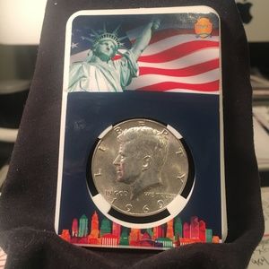 1969 D SILVER KENNEDY HALF DOLLAR JFK COIN FLAG LABEL 50C. 40% SILVER